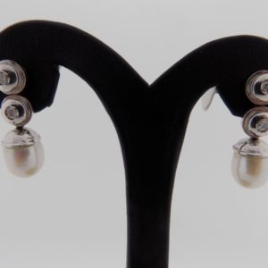 Pendientes largos con perla y brillantes