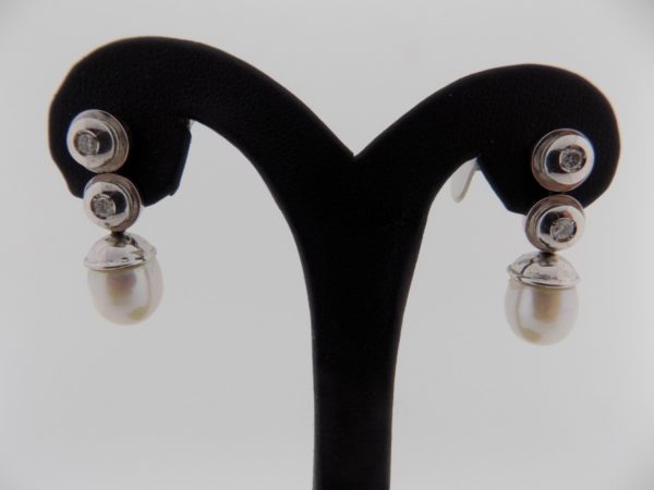 Pendientes largos con perla y brillantes subastas de joyas