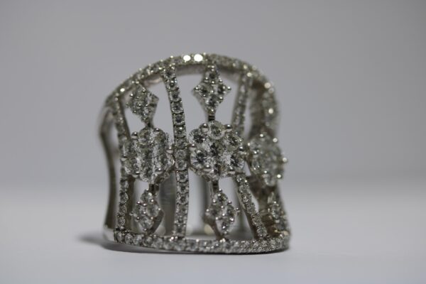 Anillo de oro blanco con brillantes - Imagen 2