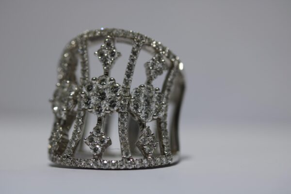 Anillo de oro blanco con brillantes - Imagen 3