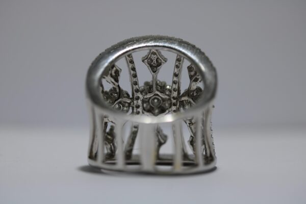 Anillo de oro blanco con brillantes - Imagen 6