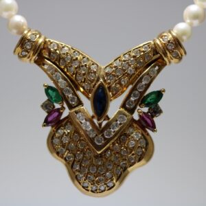 Gargantilla de perlas con colgante oro 18K