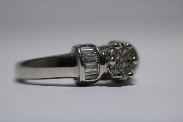 Anillo con brillantes - Imagen 2