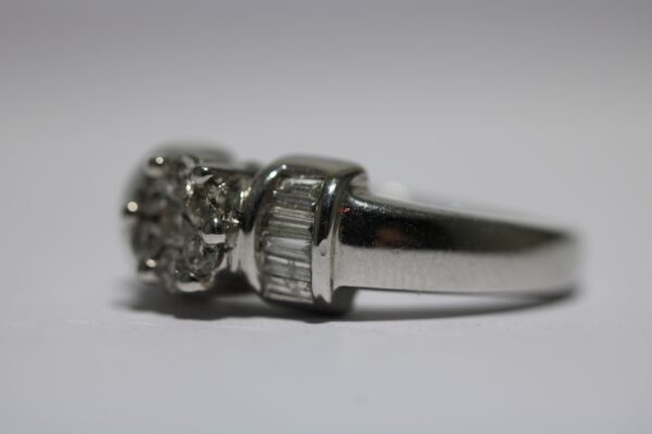 Anillo con brillantes - Imagen 3