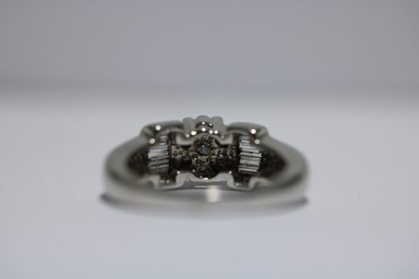 Anillo con brillantes - Imagen 4