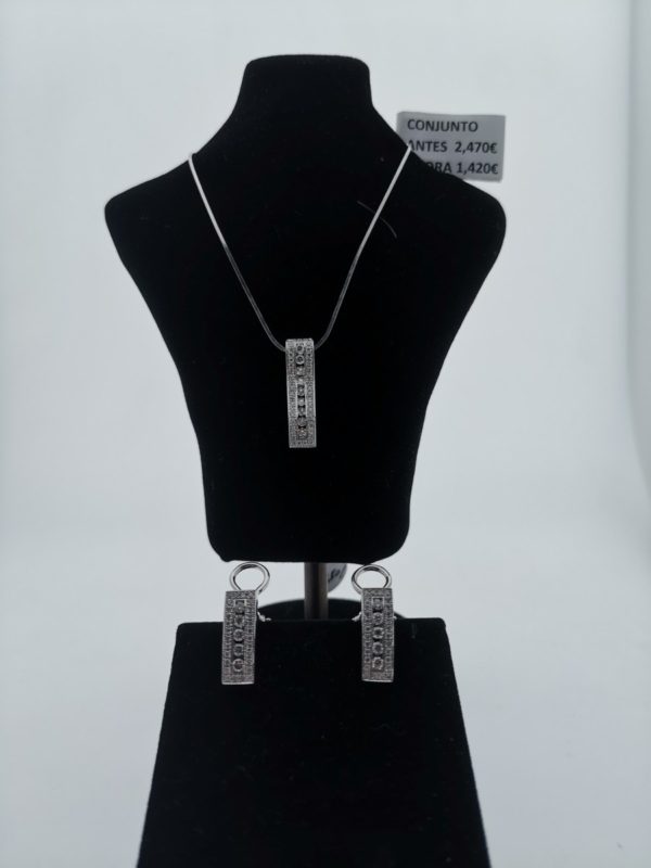 Conjunto de gargantilla y pendientes. - Imagen 2