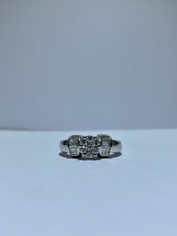Anillo con brillantes - Imagen 5