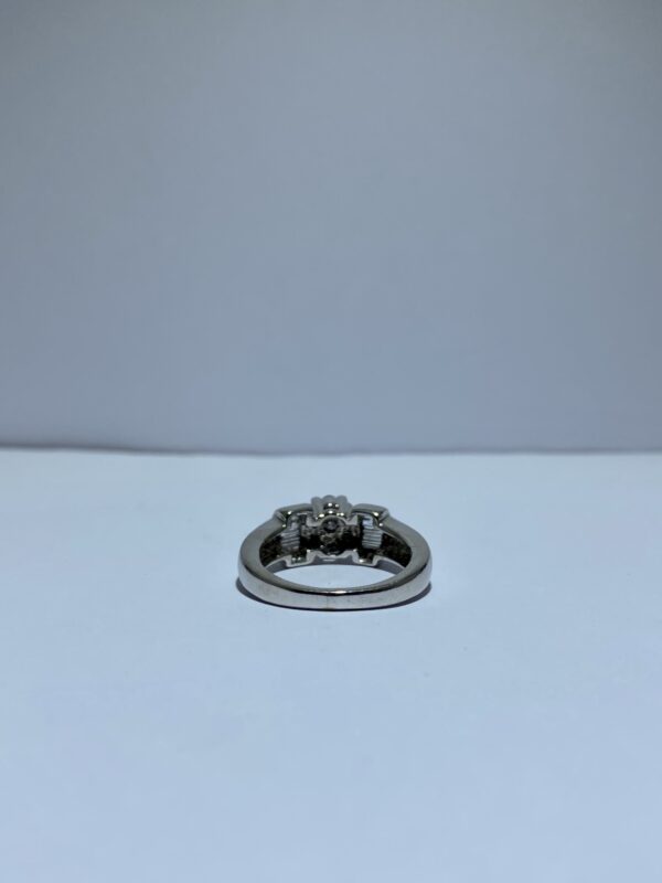 Anillo con brillantes - Imagen 8