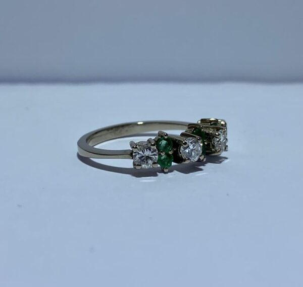 Anillo con brillantes y esmeraldas - Imagen 6