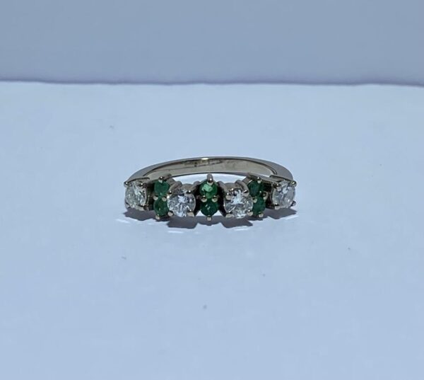 Anillo con brillantes y esmeraldas - Imagen 2