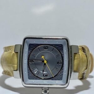 Reloj Louis Vuitton Q2211